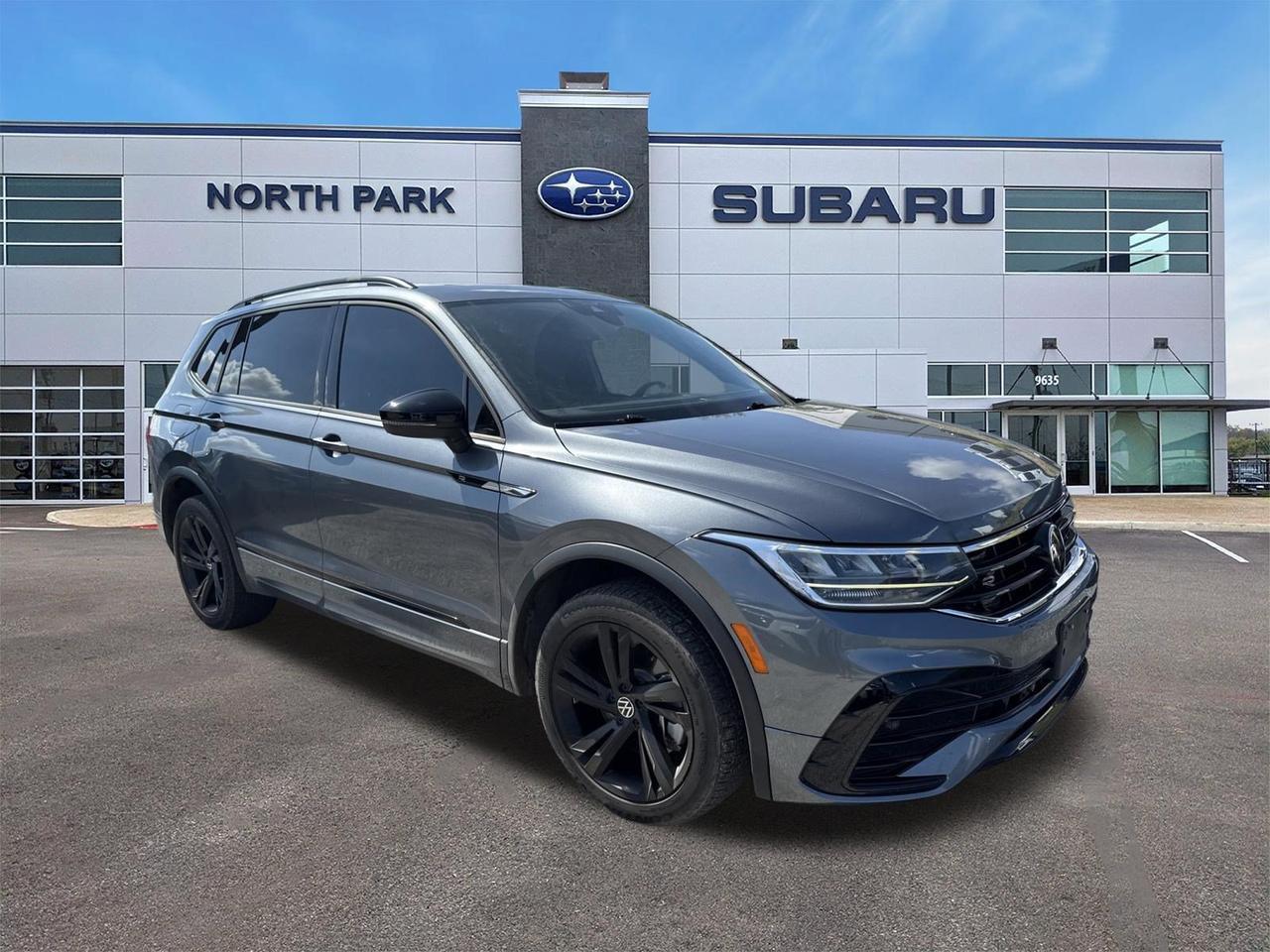 2023 Volkswagen Tiguan SE R-Line Black