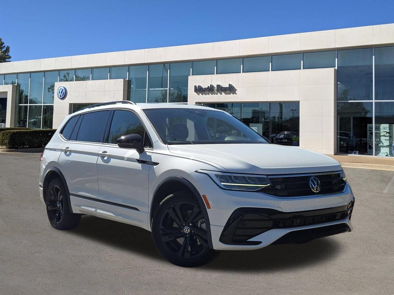 2023 Volkswagen Tiguan SE R-Line Black