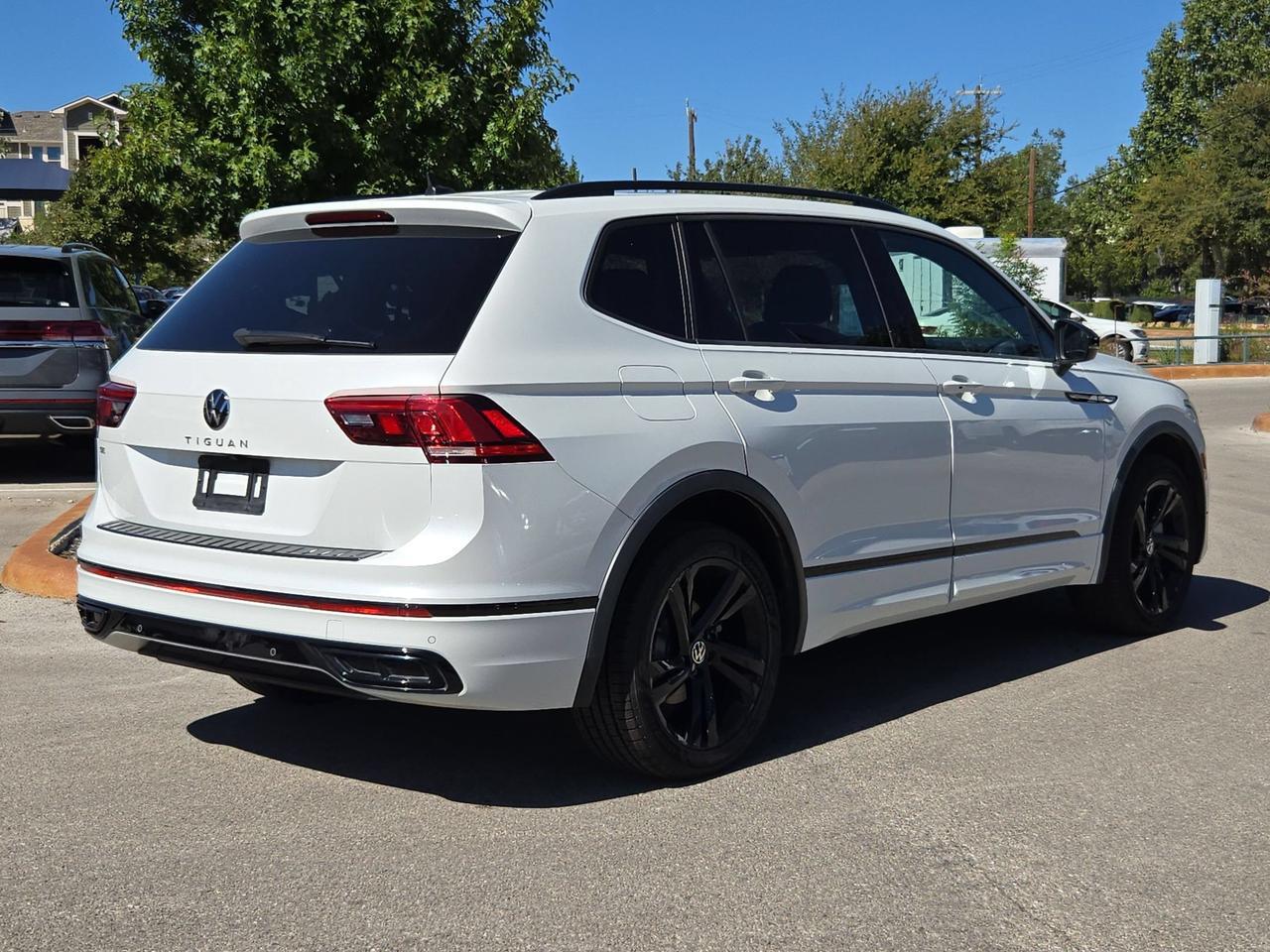 2023 Volkswagen Tiguan SE R-Line Black