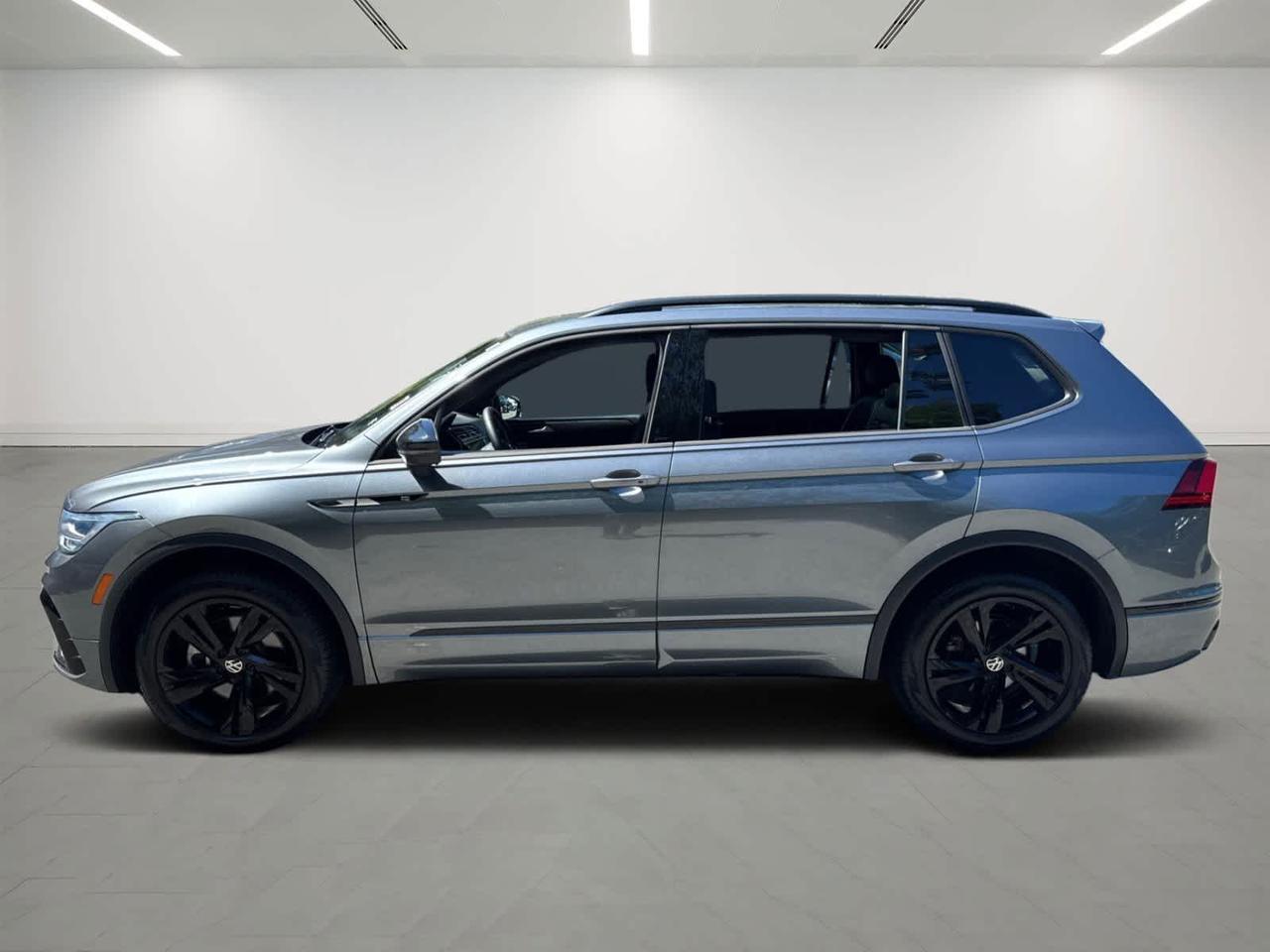 2023 Volkswagen Tiguan SE R-Line Black Dartmouth MA