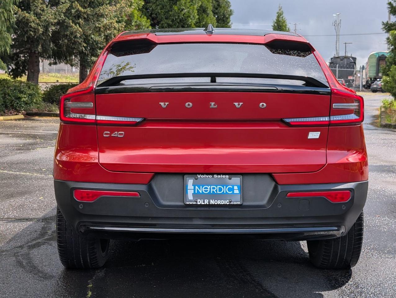 2023 Volvo C40 Recharge AWD Twin Motor ULTIMATE | 402hp, HK Premium Audio, Pilot Assist, 360 Cam, 4 Heated Seats & Wheel Portland OR