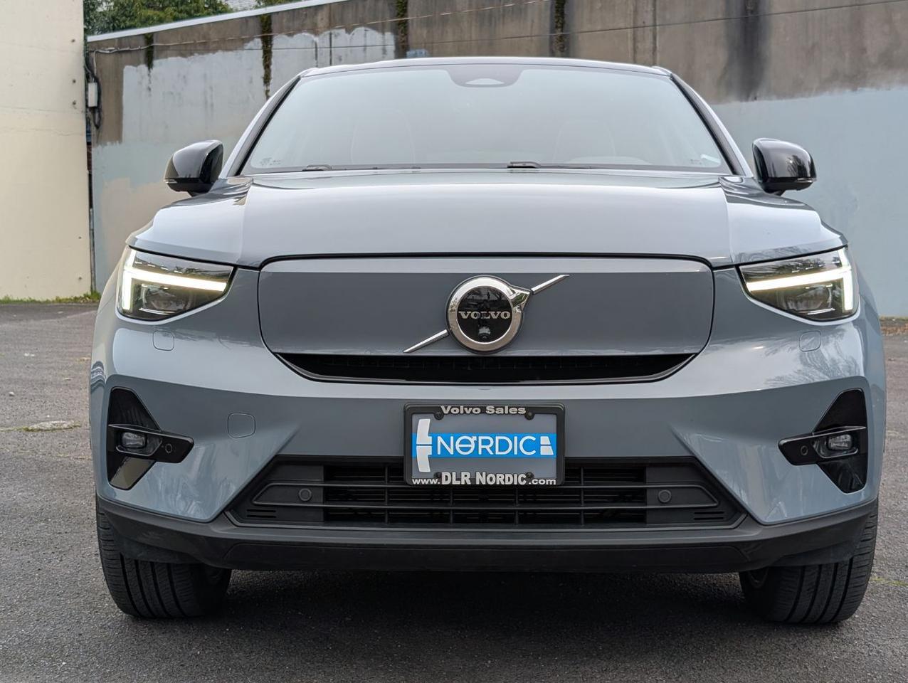 2023 Volvo C40 Recharge Dual Motor AWD ULTIMATE | 402hp, HK Premium Audio, Pilot Assist, 360° Cam, 4 Heated Seats & Wheel Portland OR