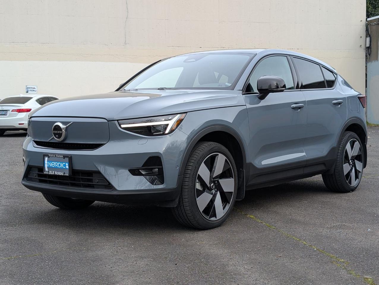 2023 Volvo C40 Recharge Dual Motor AWD ULTIMATE | 402hp, HK Premium Audio, Pilot Assist, 360° Cam, 4 Heated Seats & Wheel Portland OR
