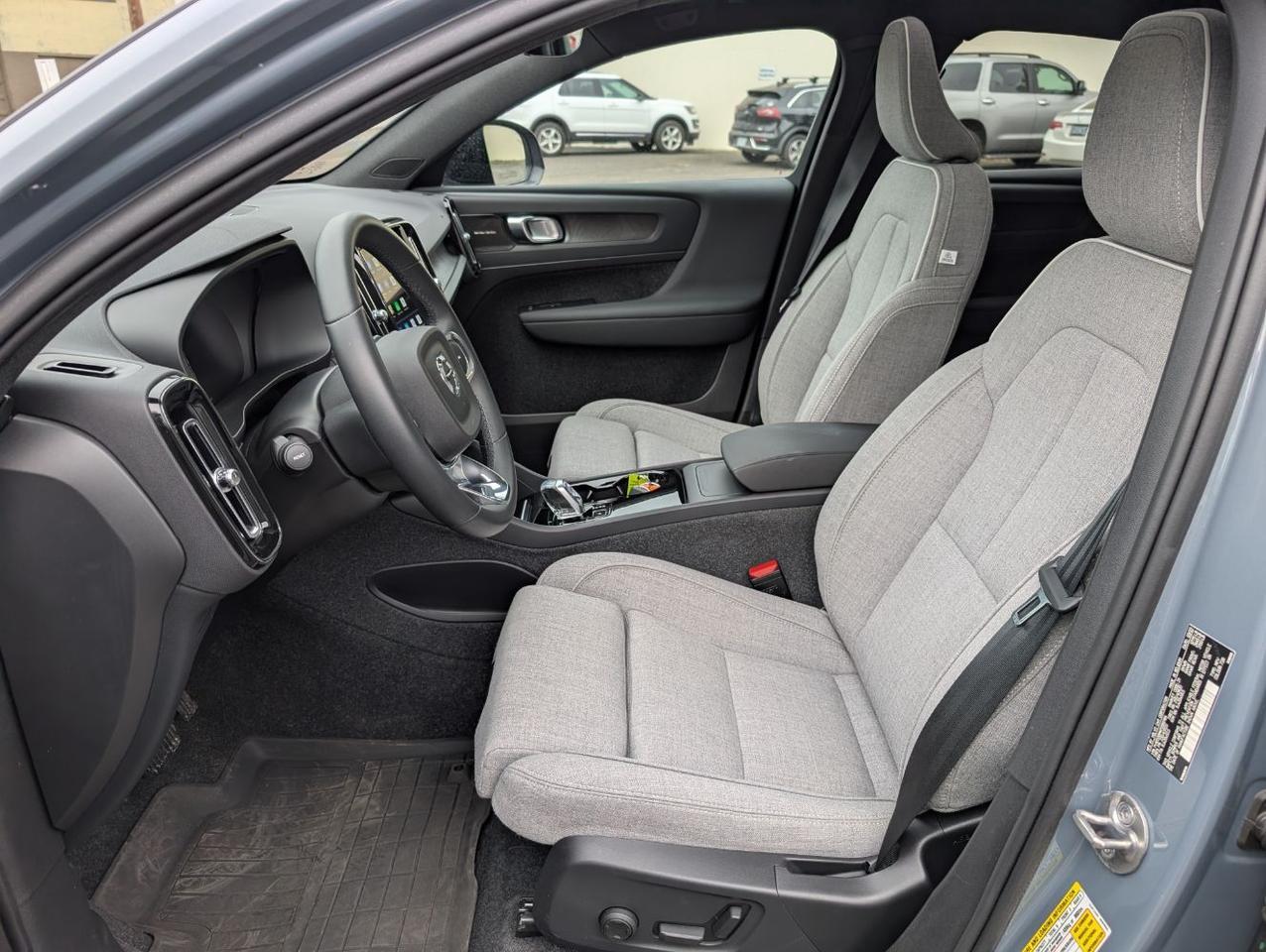 2023 Volvo C40 Recharge Dual Motor AWD ULTIMATE | 402hp, HK Premium Audio, Pilot Assist, 360° Cam, 4 Heated Seats & Wheel Portland OR