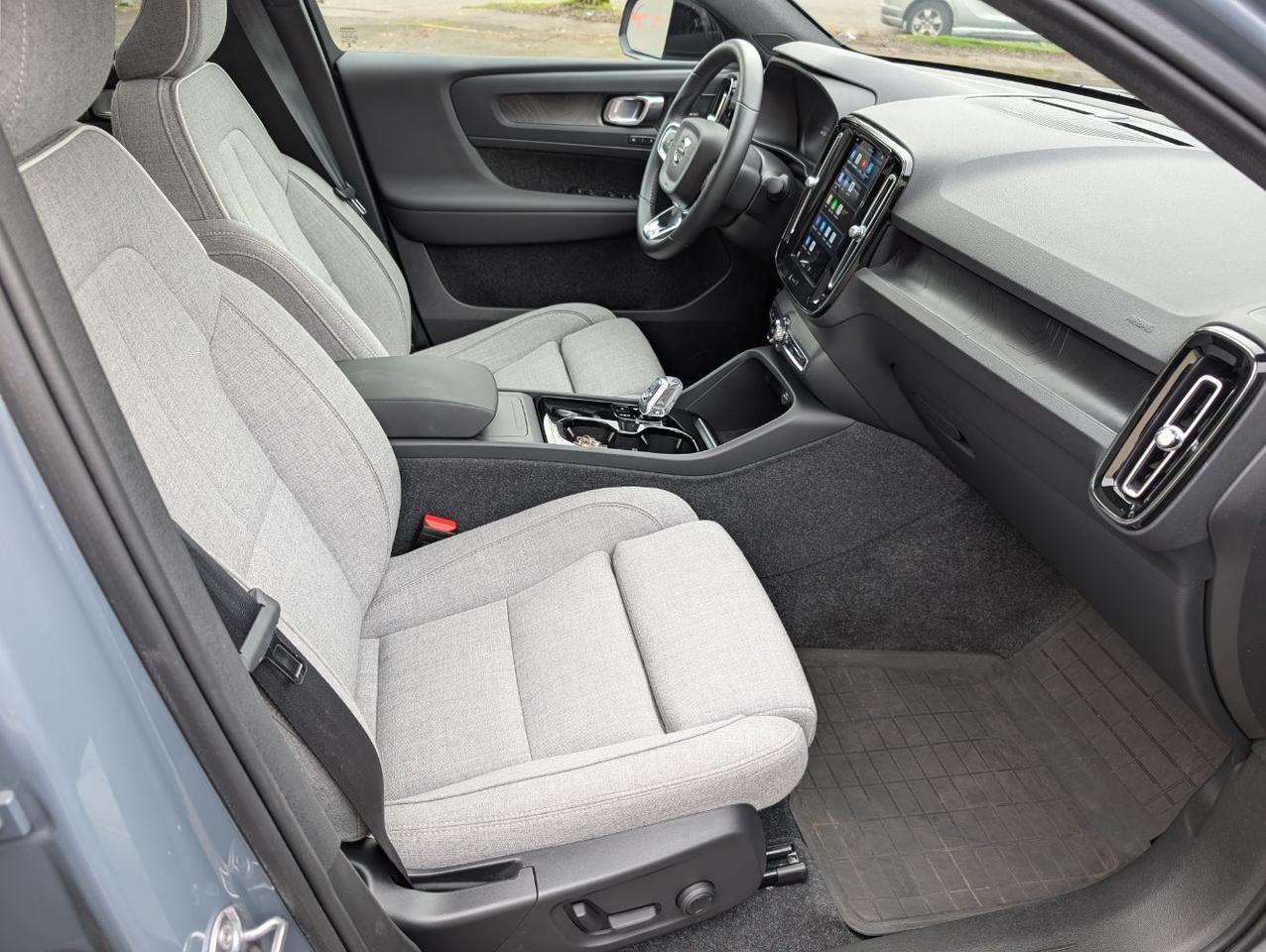 2023 Volvo C40 Recharge Dual Motor AWD ULTIMATE | 402hp, HK Premium Audio, Pilot Assist, 360° Cam, 4 Heated Seats & Wheel Portland OR