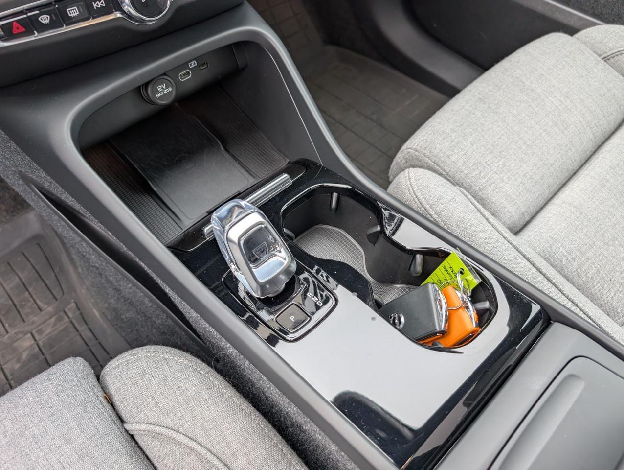 2023 Volvo C40 Recharge Dual Motor AWD ULTIMATE | 402hp, HK Premium Audio, Pilot Assist, 360° Cam, 4 Heated Seats & Wheel Portland OR