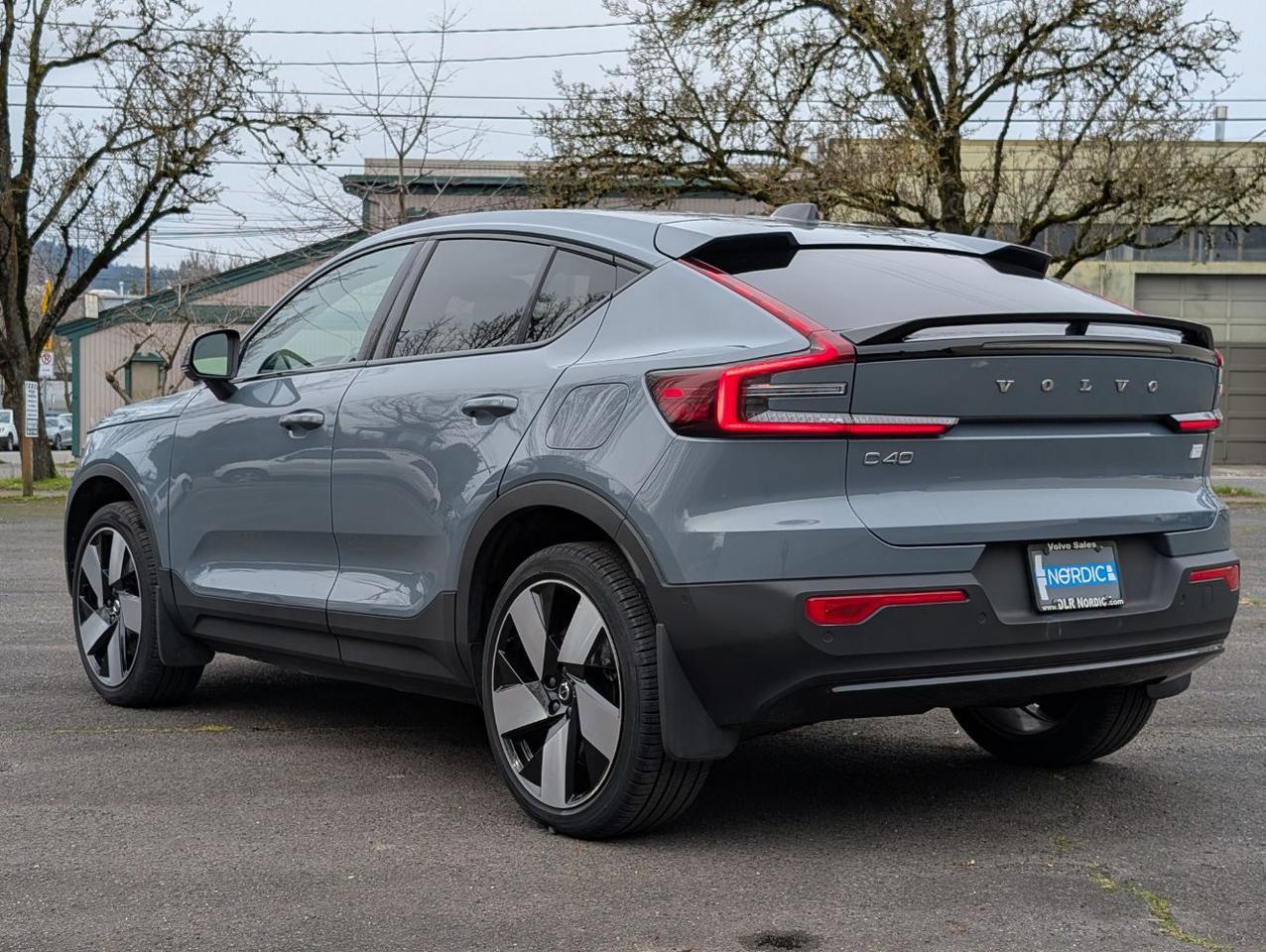 2023 Volvo C40 Recharge Dual Motor AWD ULTIMATE | 402hp, HK Premium Audio, Pilot Assist, 360° Cam, 4 Heated Seats & Wheel Portland OR