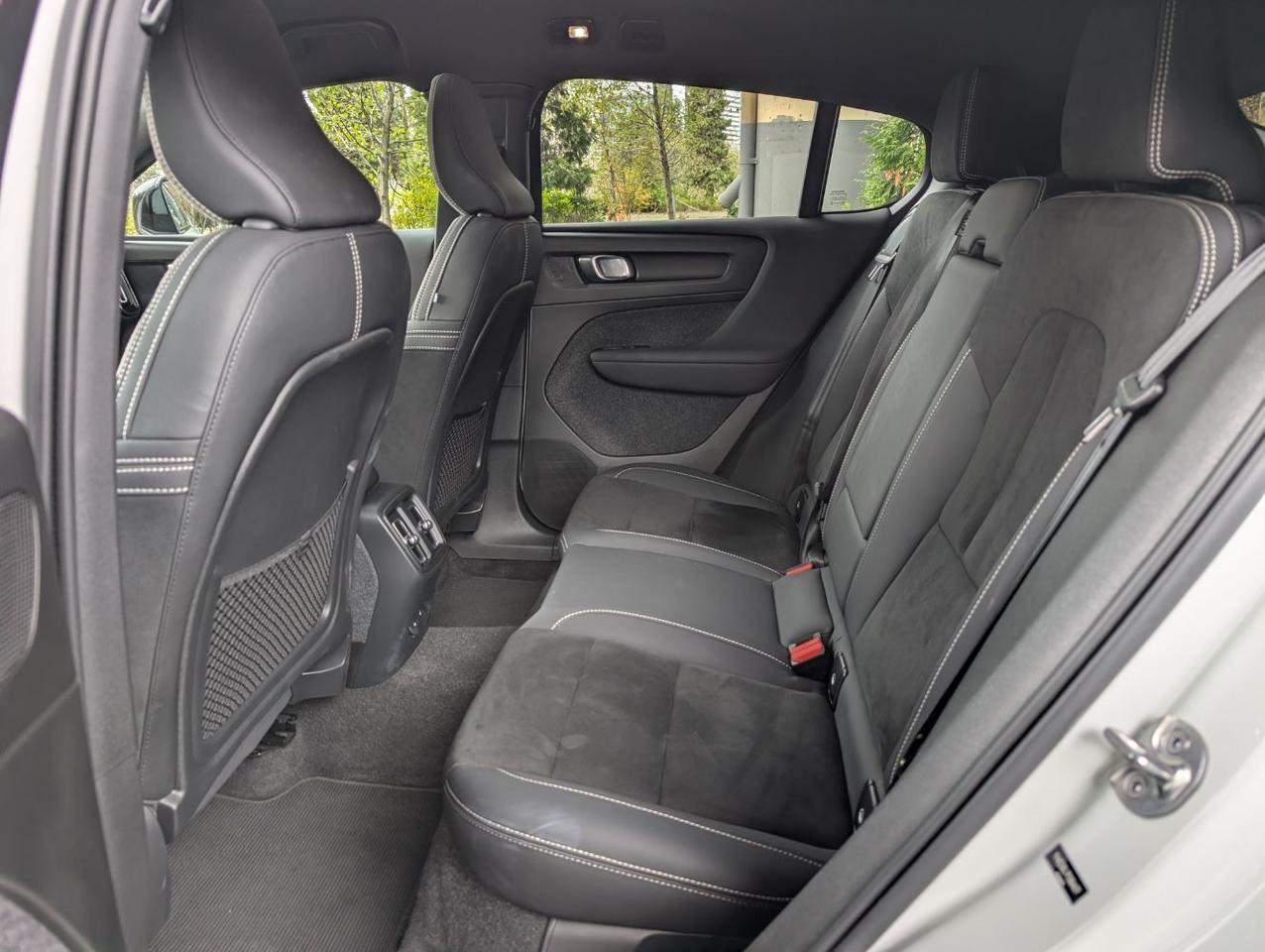 2023 Volvo C40 Recharge P8 Twin Engine PLUS w/High Performance Audio, Heat Pump, 360 Cam, 4 Heated Seats & Wheel Portland OR