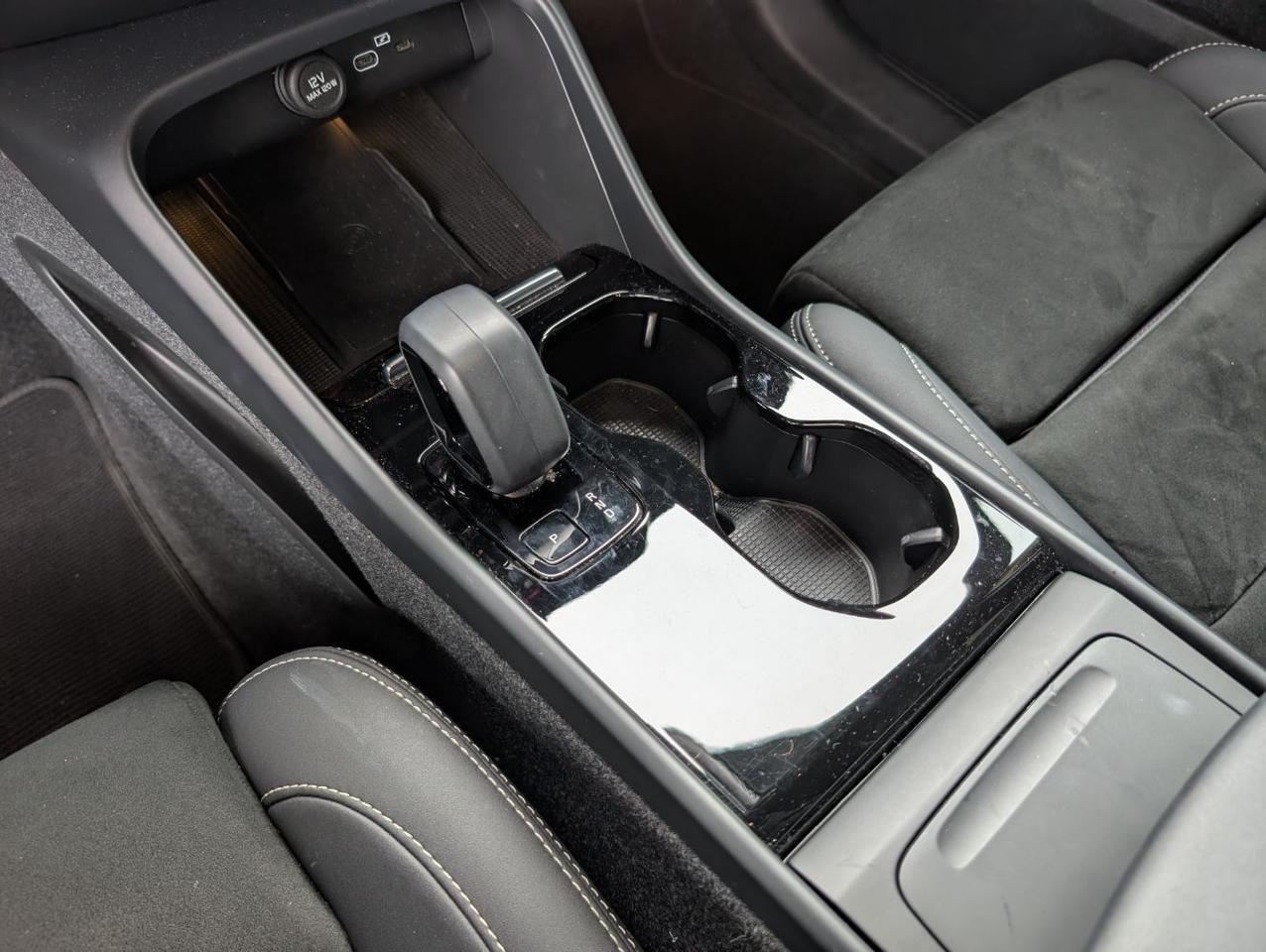 2023 Volvo C40 Recharge P8 Twin Engine PLUS w/High Performance Audio, Heat Pump, 360 Cam, 4 Heated Seats & Wheel Portland OR