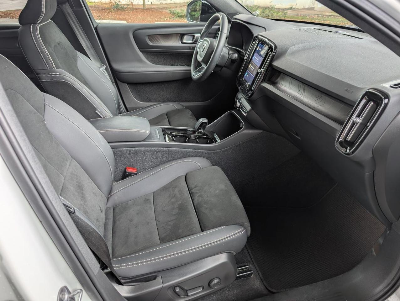 2023 Volvo C40 Recharge P8 Twin Engine PLUS w/High Performance Audio, Heat Pump, 360 Cam, 4 Heated Seats & Wheel Portland OR