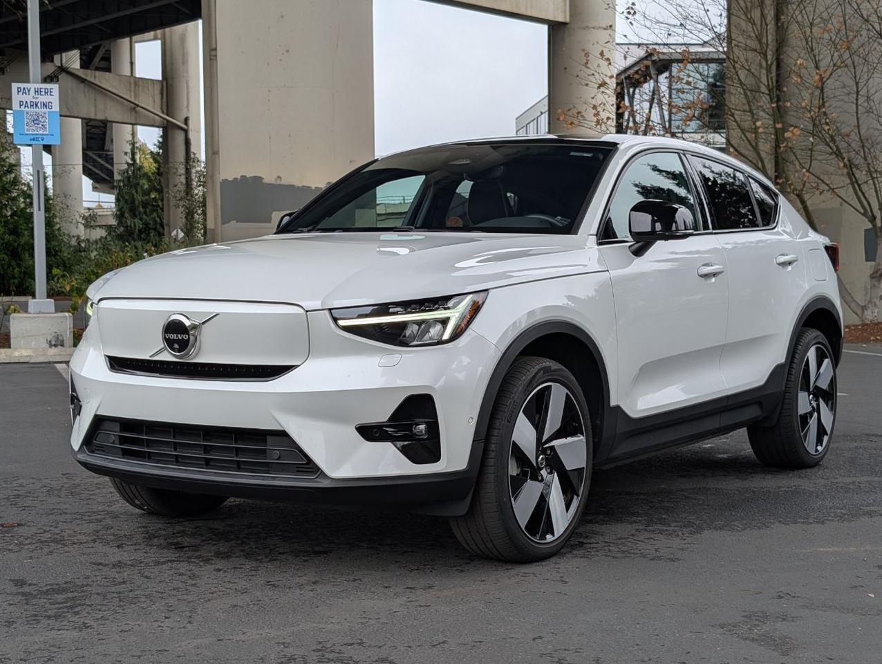 2023 Volvo C40 Recharge P8 Twin Engine PLUS w/High Performance Audio, Heat Pump, 360 Cam, 4 Heated Seats & Wheel Portland OR