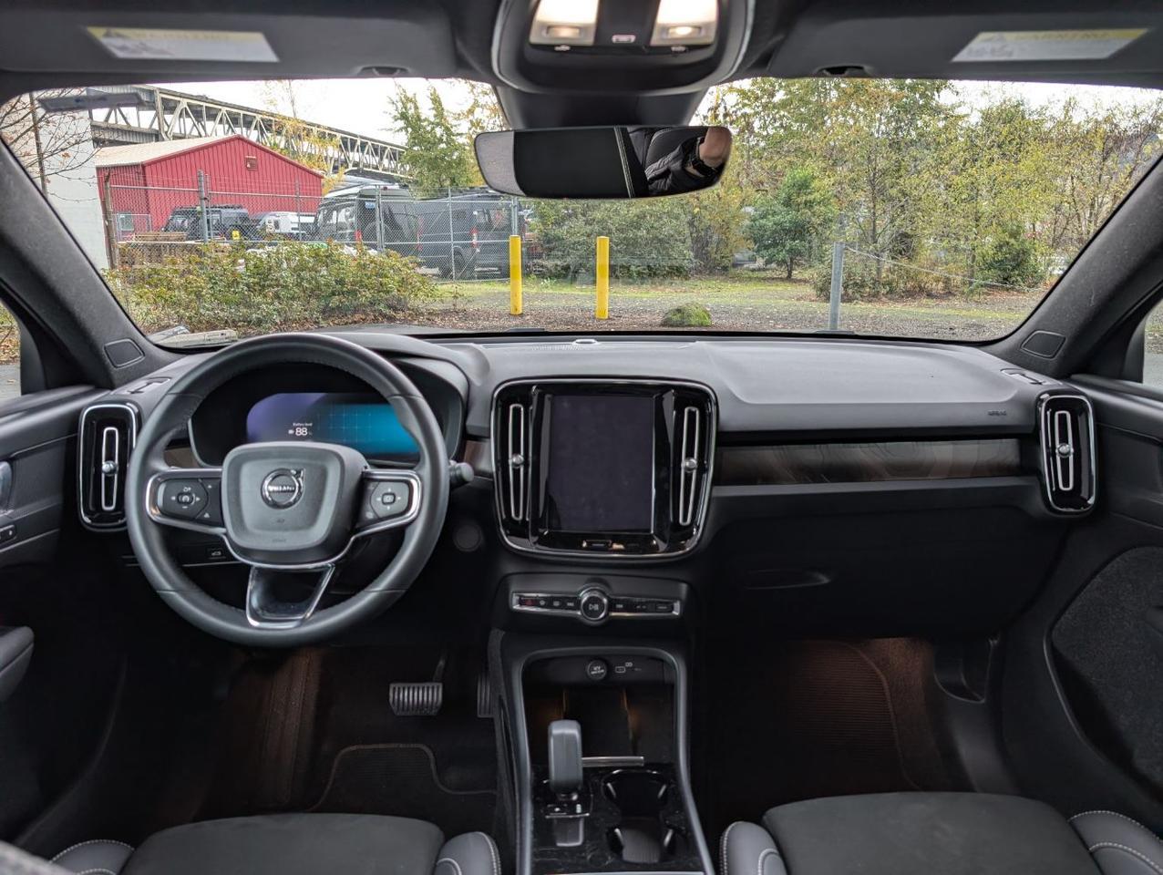 2023 Volvo C40 Recharge P8 Twin Engine PLUS w/High Performance Audio, Heat Pump, 360 Cam, 4 Heated Seats & Wheel Portland OR