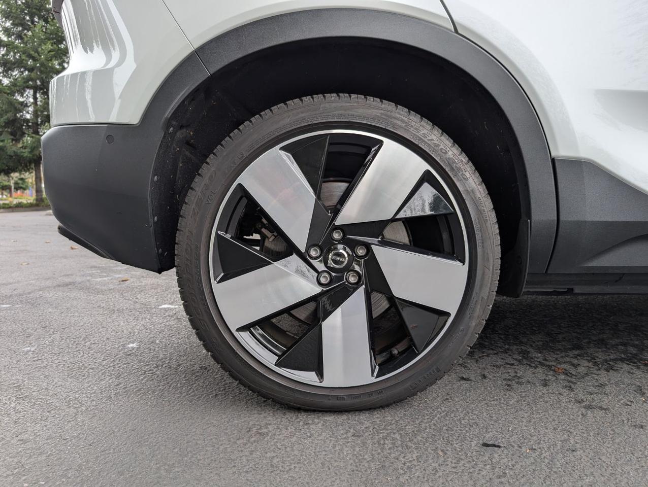 2023 Volvo C40 Recharge P8 Twin Engine PLUS w/High Performance Audio, Heat Pump, 360 Cam, 4 Heated Seats & Wheel Portland OR