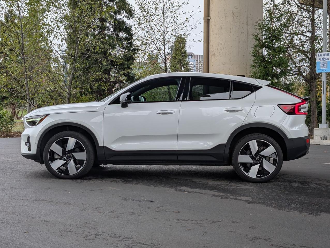 2023 Volvo C40 Recharge P8 Twin Engine PLUS w/High Performance Audio, Heat Pump, 360 Cam, 4 Heated Seats & Wheel Portland OR