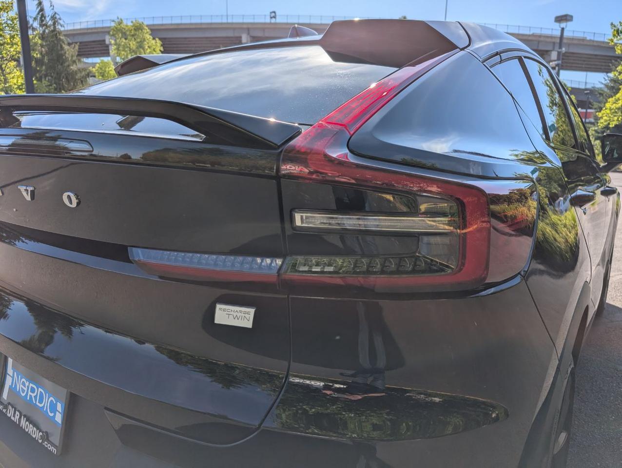 2023 Volvo C40 Recharge P8 Twin Engine ULTIMATE w/Harman Kardon, Pilot Assist, 360 Cam, 4 Heated Seats & Wheel Portland OR