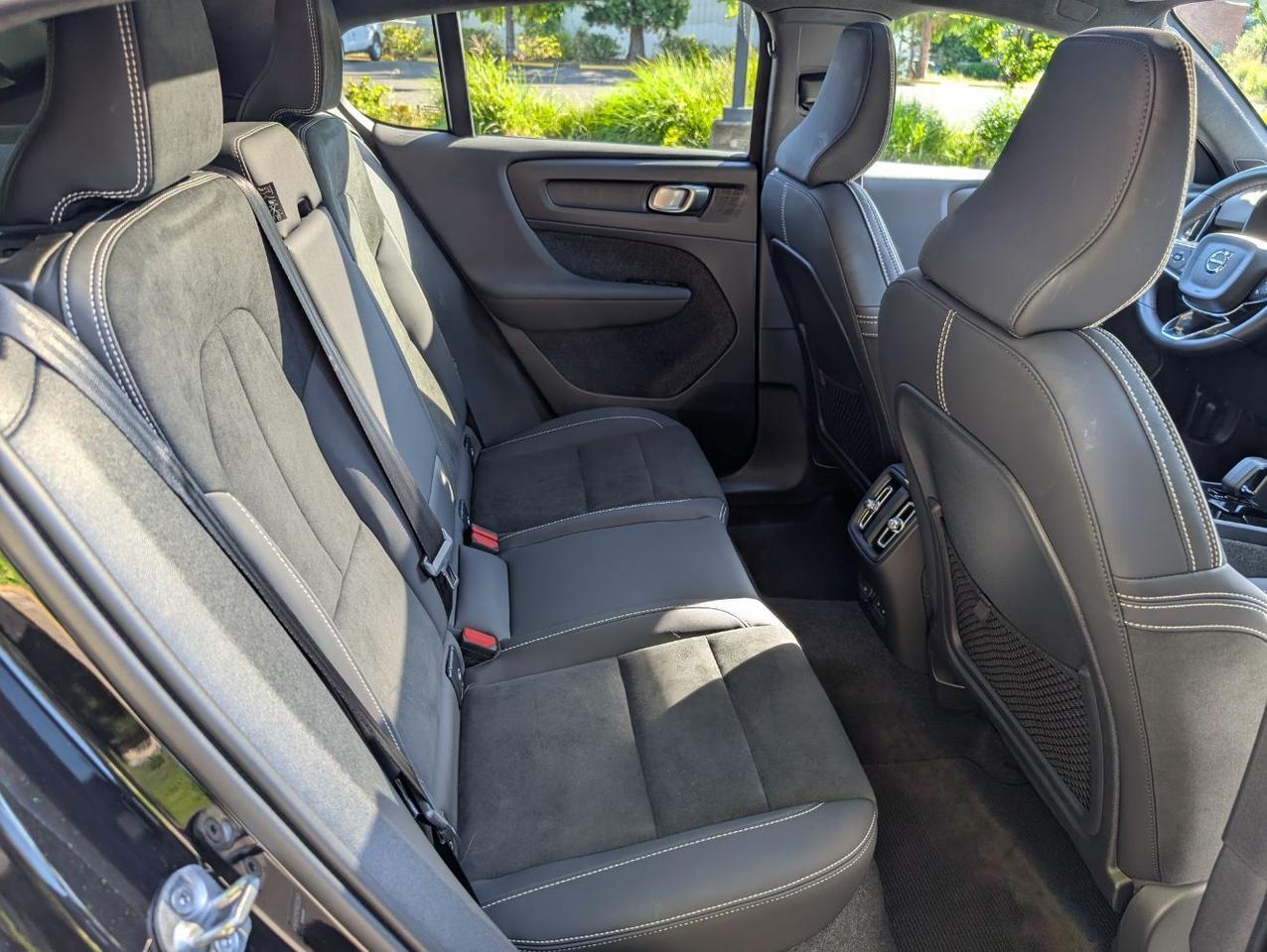 2023 Volvo C40 Recharge P8 Twin Engine ULTIMATE w/Harman Kardon, Pilot Assist, 360 Cam, 4 Heated Seats & Wheel Portland OR