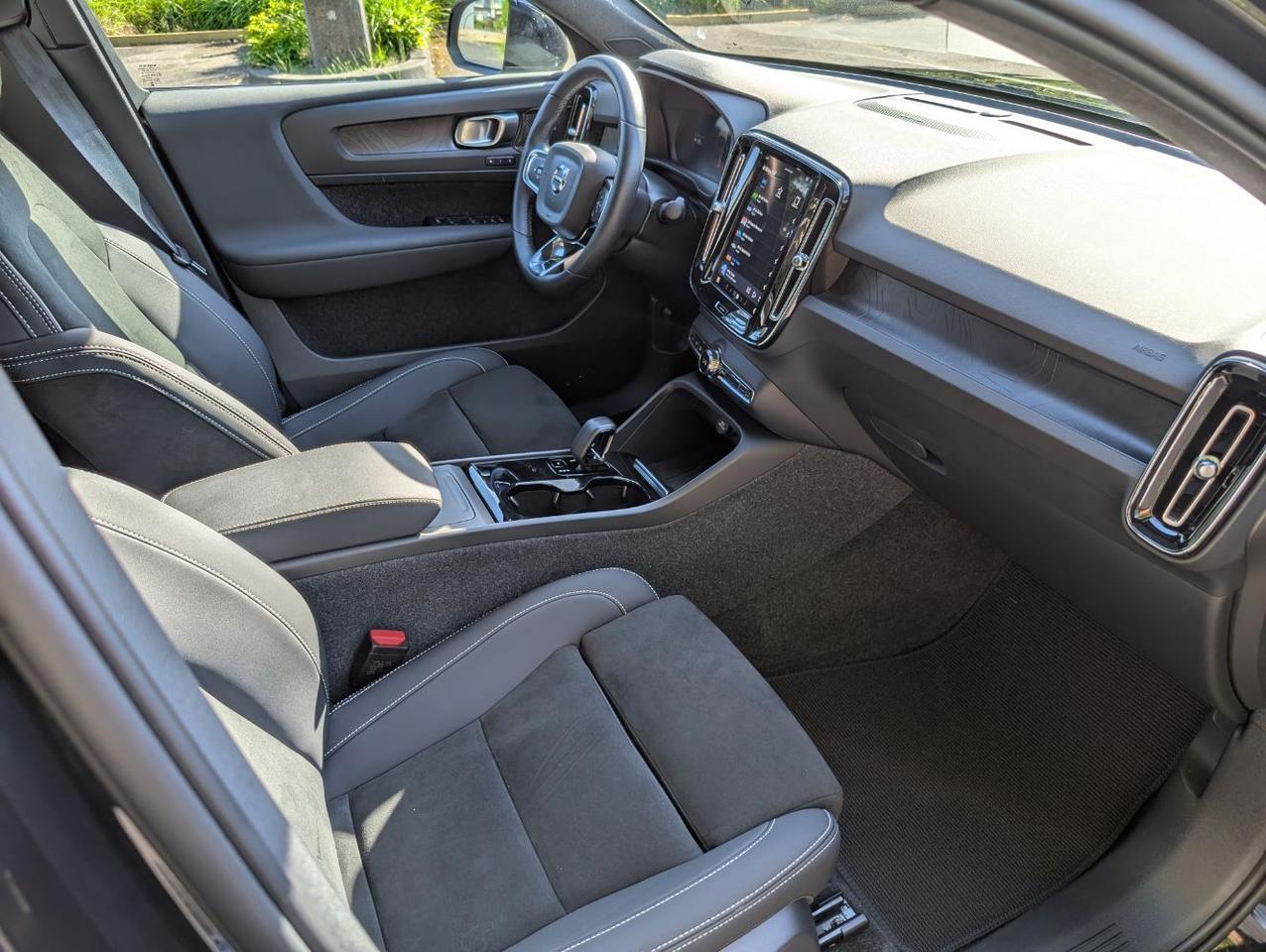 2023 Volvo C40 Recharge P8 Twin Engine ULTIMATE w/Harman Kardon, Pilot Assist, 360 Cam, 4 Heated Seats & Wheel Portland OR