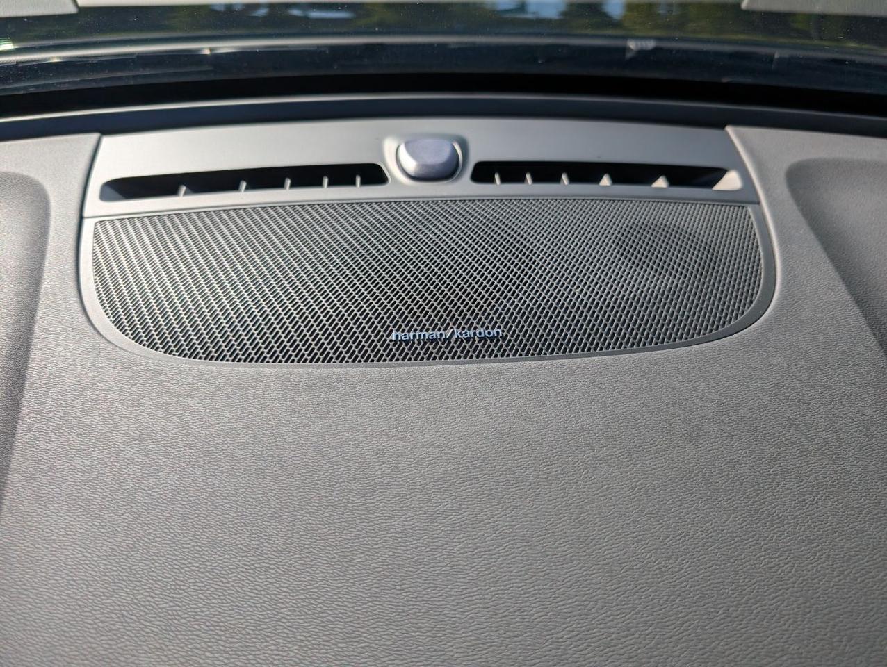 2023 Volvo C40 Recharge P8 Twin Engine ULTIMATE w/Harman Kardon, Pilot Assist, 360 Cam, 4 Heated Seats & Wheel Portland OR