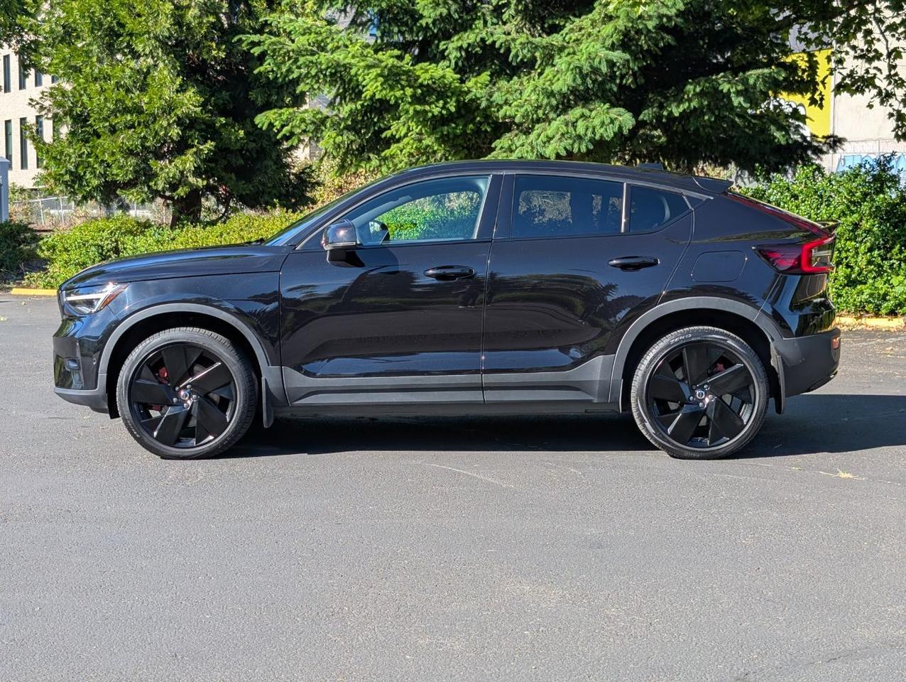 2023 Volvo C40 Recharge P8 Twin Engine ULTIMATE w/Harman Kardon, Pilot Assist, 360 Cam, 4 Heated Seats & Wheel Portland OR