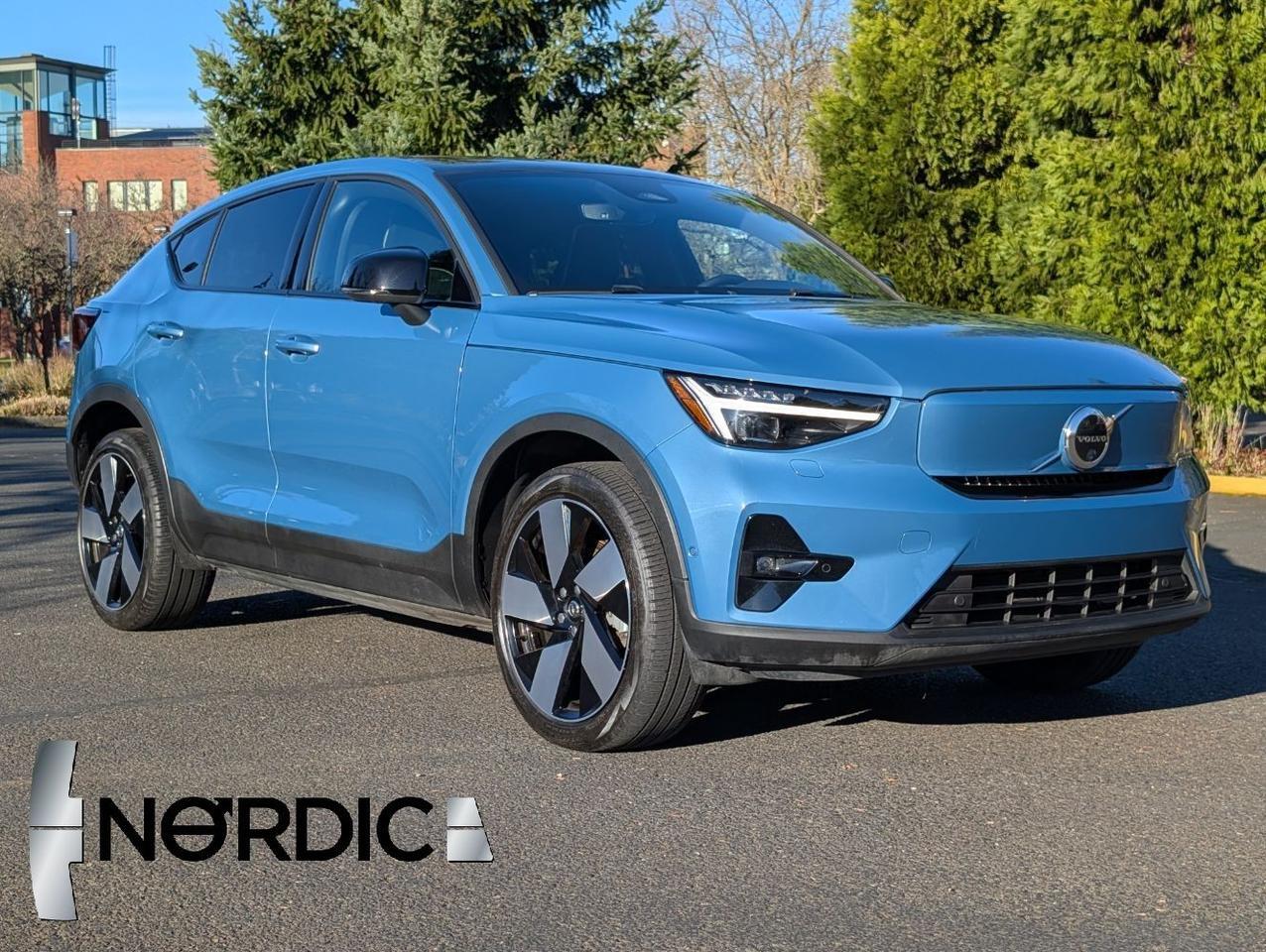 2023 Volvo C40 Recharge P8 Twin Engine ULTIMATE w/Harman Kardon, Pilot Assist, 360 Cam, 4 Heated Seats & Wheel