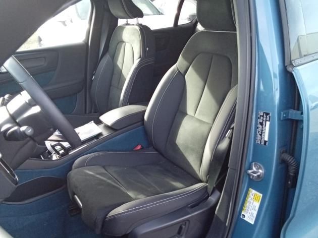 2023 Volvo C40 Recharge P8 Twin Engine ULTIMATE w/Harman Kardon, Pilot Assist, 360 Cam, 4 Heated Seats & Wheel Portland OR