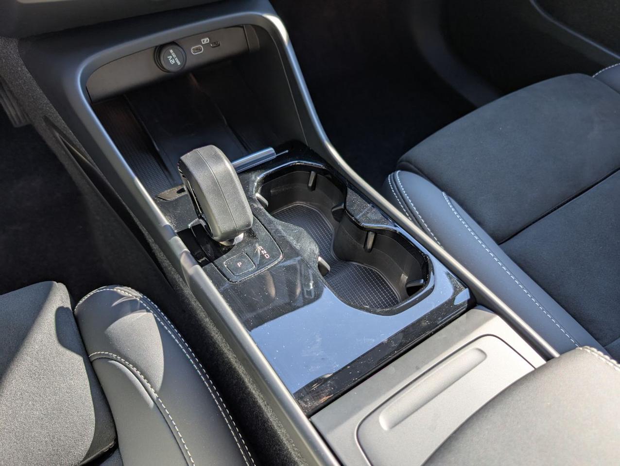 2023 Volvo C40 Recharge P8 Twin Engine ULTIMATE w/Harman Kardon, Pilot Assist, 360 Cam, 4 Heated Seats & Wheel Portland OR