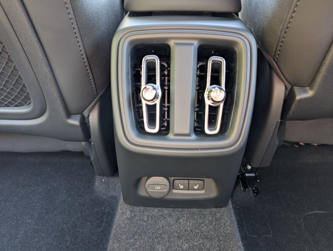 2023 Volvo C40 Recharge P8 Twin Engine ULTIMATE w/Harman Kardon, Pilot Assist, 360 Cam, 4 Heated Seats & Wheel Portland OR