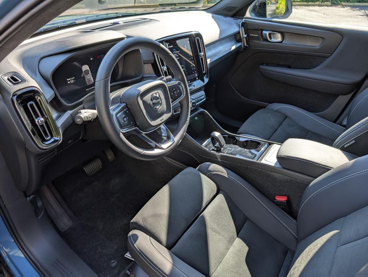 2023 Volvo C40 Recharge P8 Twin Engine ULTIMATE w/Harman Kardon, Pilot Assist, 360 Cam, 4 Heated Seats & Wheel Portland OR