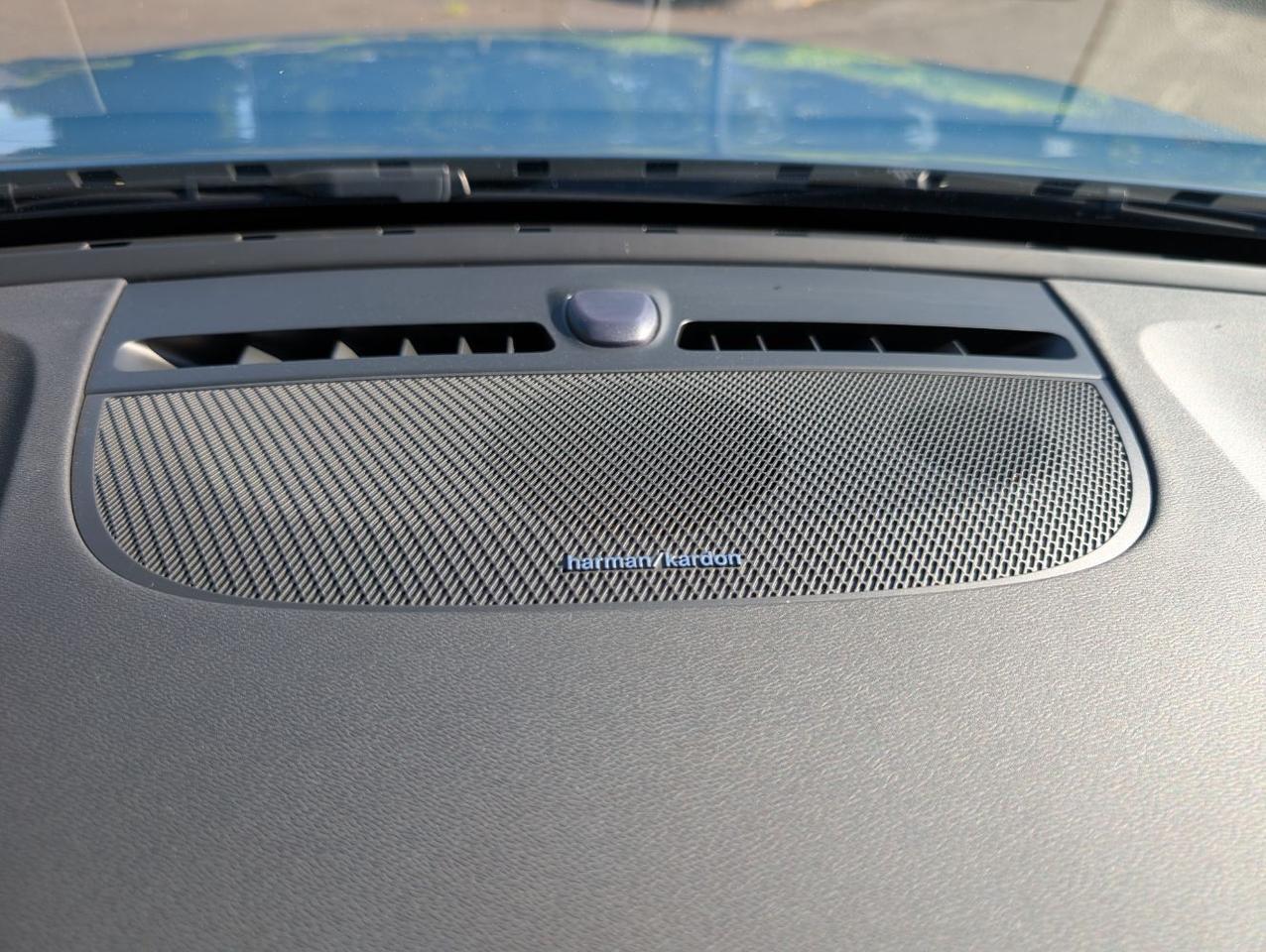 2023 Volvo C40 Recharge P8 Twin Engine ULTIMATE w/Harman Kardon, Pilot Assist, 360 Cam, 4 Heated Seats & Wheel Portland OR