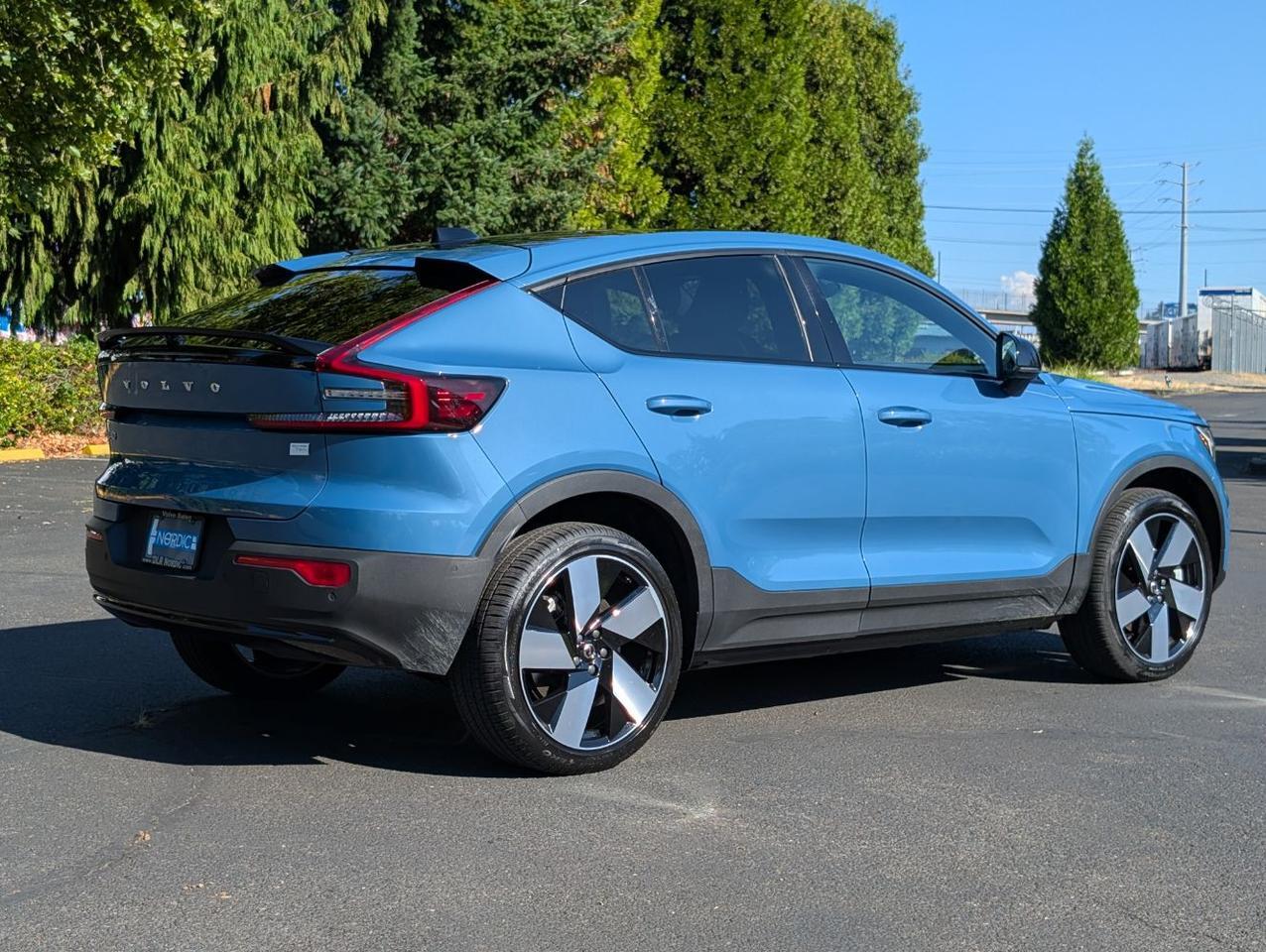 2023 Volvo C40 Recharge P8 Twin Engine ULTIMATE w/Harman Kardon, Pilot Assist, 360 Cam, 4 Heated Seats & Wheel Portland OR