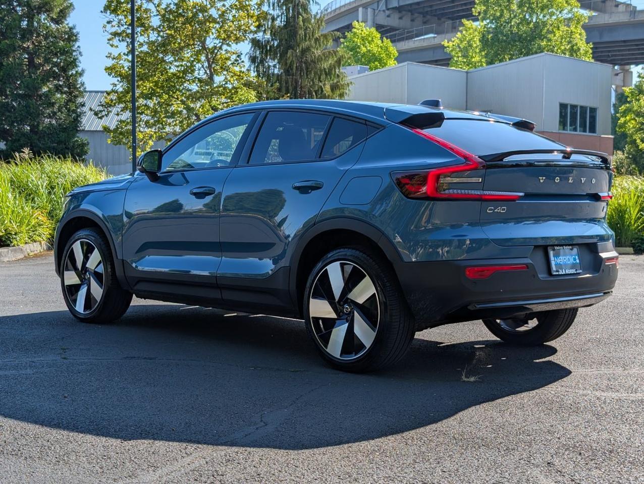 2023 Volvo C40 Recharge P8 Twin Engine ULTIMATE w/Harman Kardon, Pilot Assist, 360 Cam, 4 Heated Seats & Wheel Portland OR