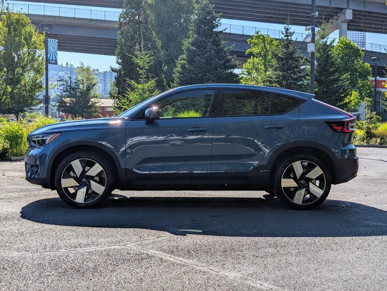2023 Volvo C40 Recharge P8 Twin Engine ULTIMATE w/Harman Kardon, Pilot Assist, 360 Cam, 4 Heated Seats & Wheel Portland OR