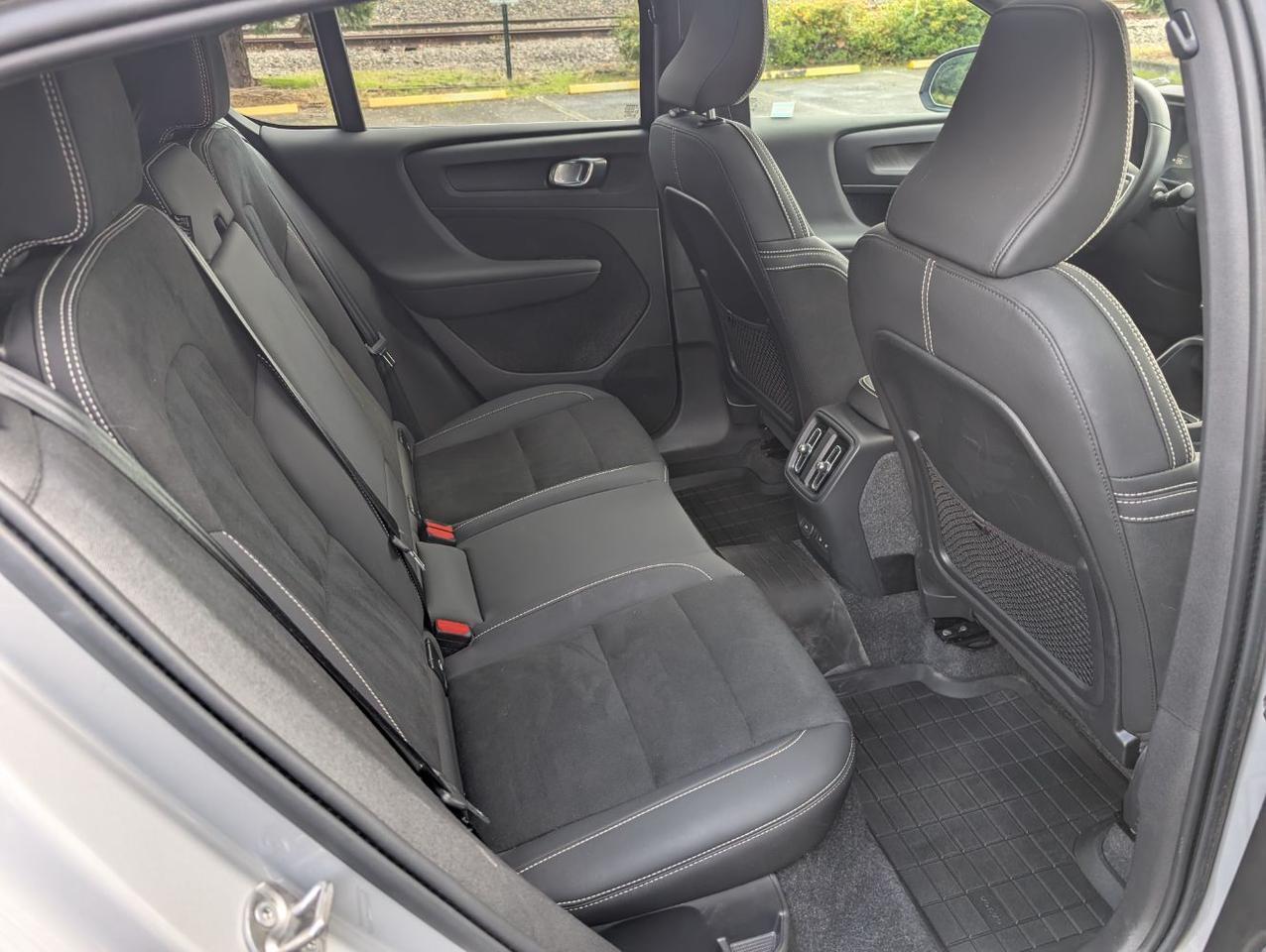 2023 Volvo C40 Recharge P8 Twin Engine ULTIMATE w/Harman Kardon, Pilot Assist, 360 Cam, 4 Heated Seats & Wheel Portland OR