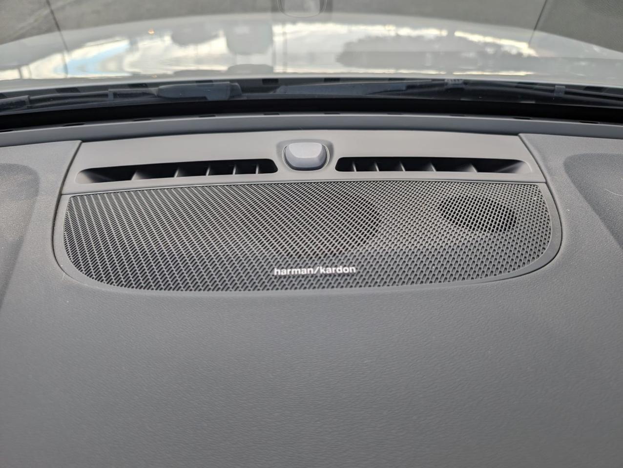 2023 Volvo C40 Recharge P8 Twin Engine ULTIMATE w/Harman Kardon, Pilot Assist, 360 Cam, 4 Heated Seats & Wheel Portland OR