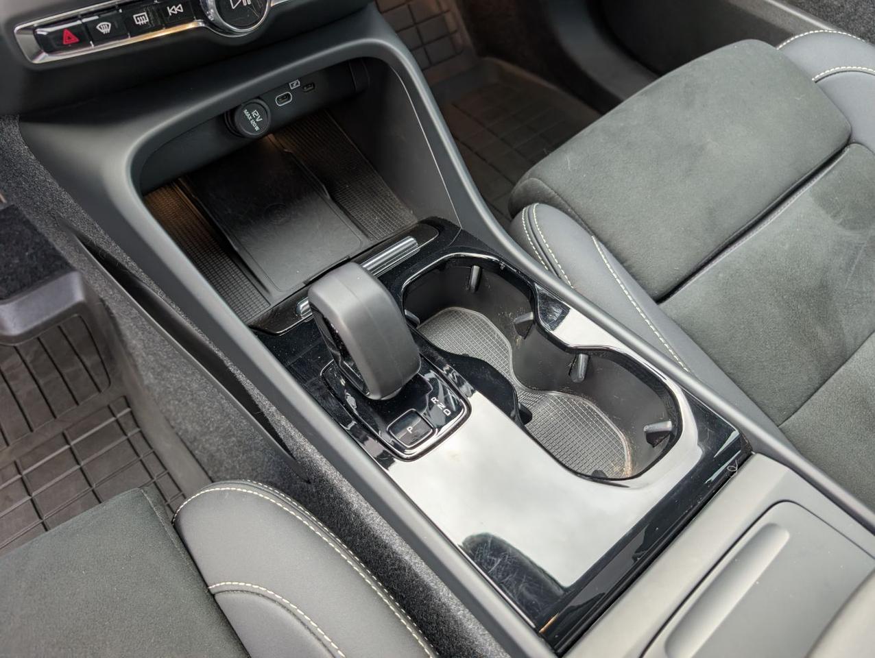 2023 Volvo C40 Recharge P8 Twin Engine ULTIMATE w/Harman Kardon, Pilot Assist, 360 Cam, 4 Heated Seats & Wheel Portland OR