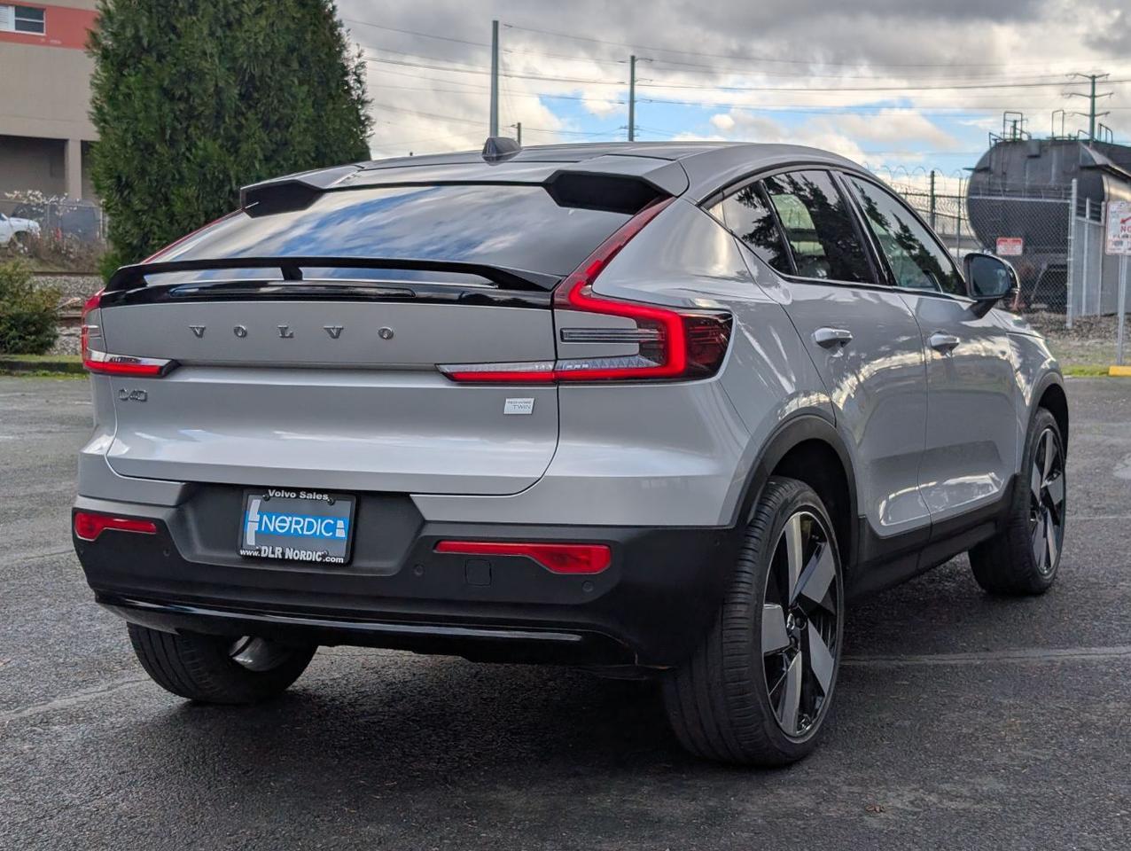 2023 Volvo C40 Recharge P8 Twin Engine ULTIMATE w/Harman Kardon, Pilot Assist, 360 Cam, 4 Heated Seats & Wheel Portland OR