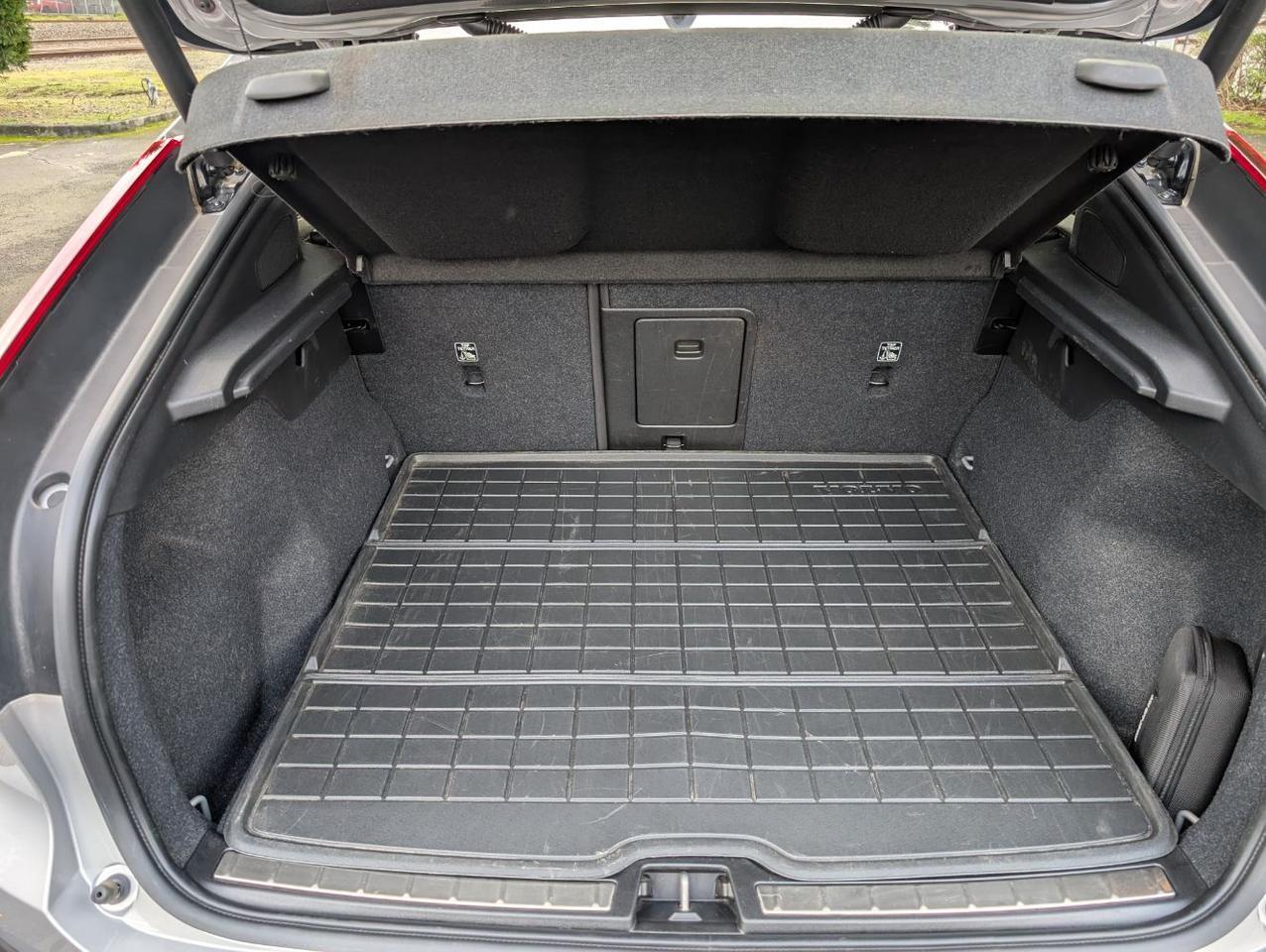 2023 Volvo C40 Recharge P8 Twin Engine ULTIMATE w/Harman Kardon, Pilot Assist, 360 Cam, 4 Heated Seats & Wheel Portland OR