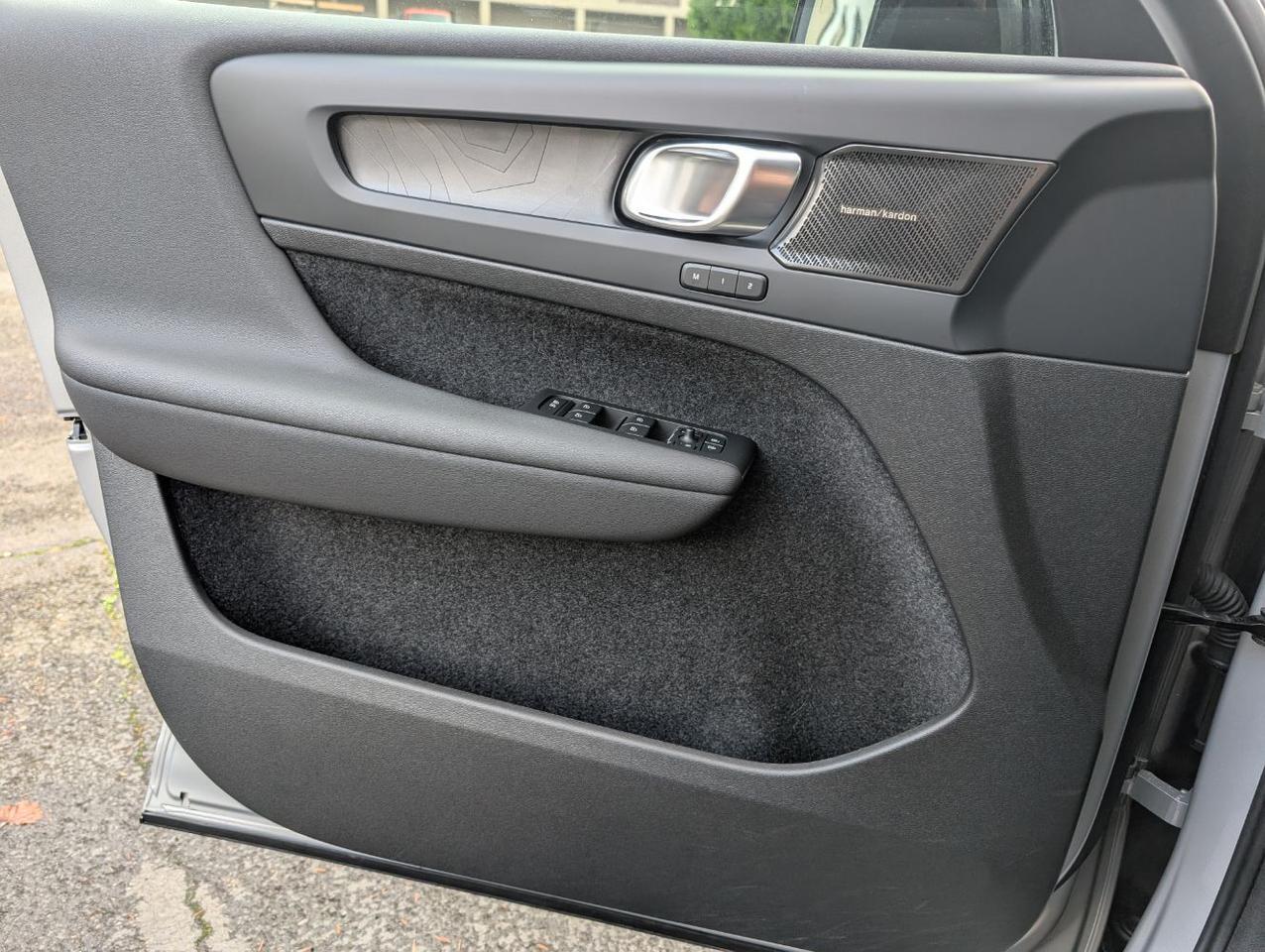 2023 Volvo C40 Recharge P8 Twin Engine ULTIMATE w/Harman Kardon, Pilot Assist, 360 Cam, 4 Heated Seats & Wheel Portland OR