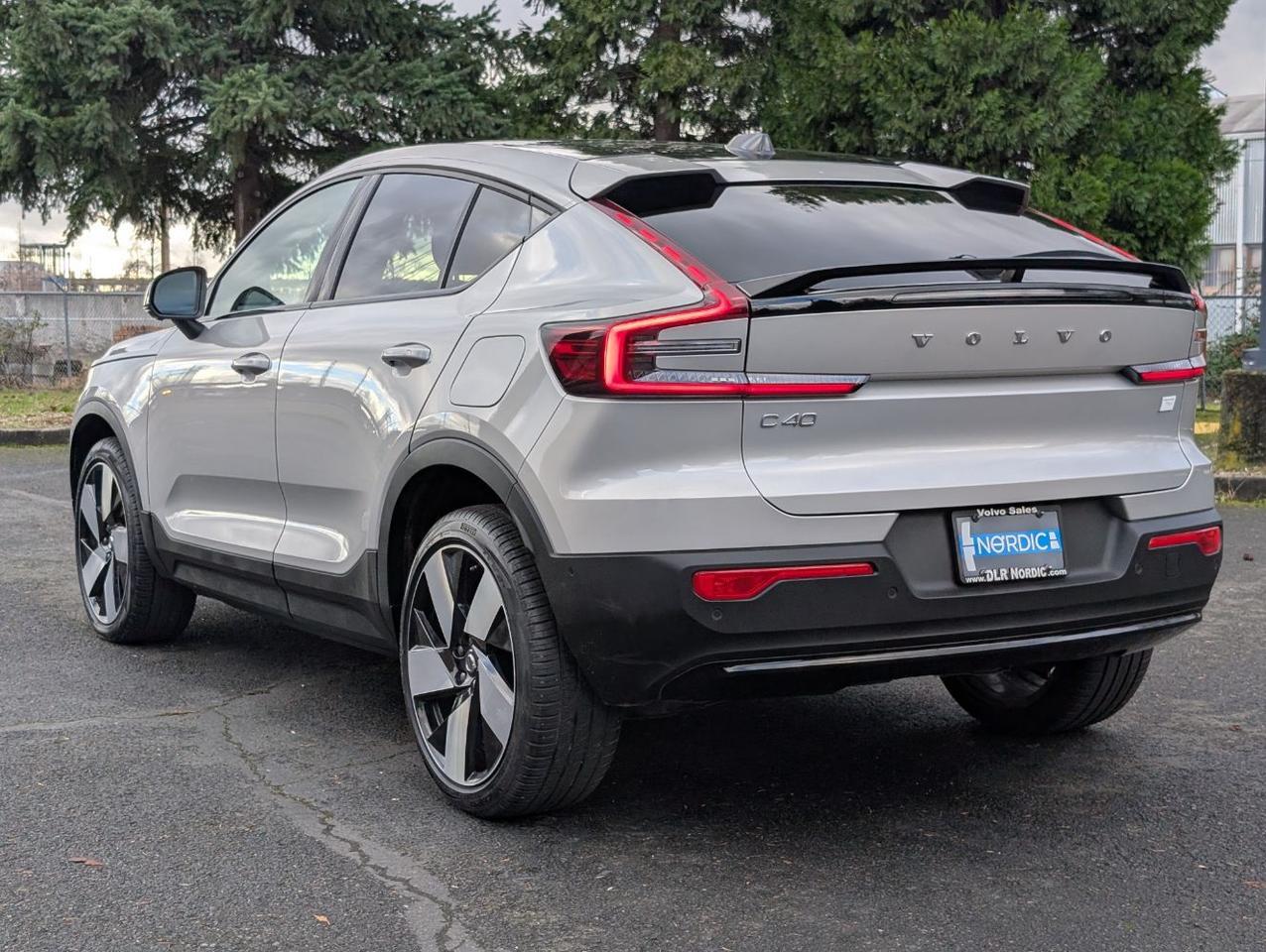 2023 Volvo C40 Recharge P8 Twin Engine ULTIMATE w/Harman Kardon, Pilot Assist, 360 Cam, 4 Heated Seats & Wheel Portland OR