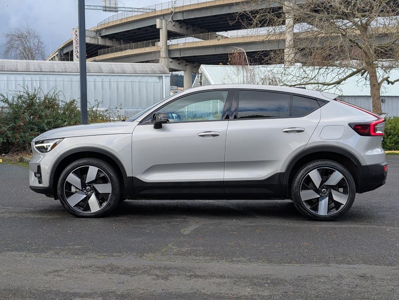 2023 Volvo C40 Recharge P8 Twin Engine ULTIMATE w/Harman Kardon, Pilot Assist, 360 Cam, 4 Heated Seats & Wheel Portland OR