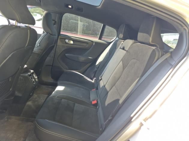 2023 Volvo C40 Recharge P8 Twin Engine ULTIMATE w/Harman Kardon, Pilot Assist, 360 Cam, 4 Heated Seats & Wheel Portland OR