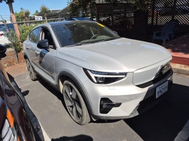 2023 Volvo C40 Recharge P8 Twin Engine ULTIMATE w/Harman Kardon, Pilot Assist, 360 Cam, 4 Heated Seats & Wheel Portland OR