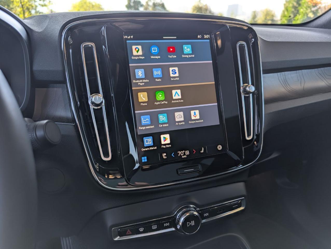 2023 Volvo C40 Recharge P8 Twin Motor ULTIMATE w/Harman Kardon, Pilot Assist, 360 Cam, 4 Heated Seats & Wheel Portland OR