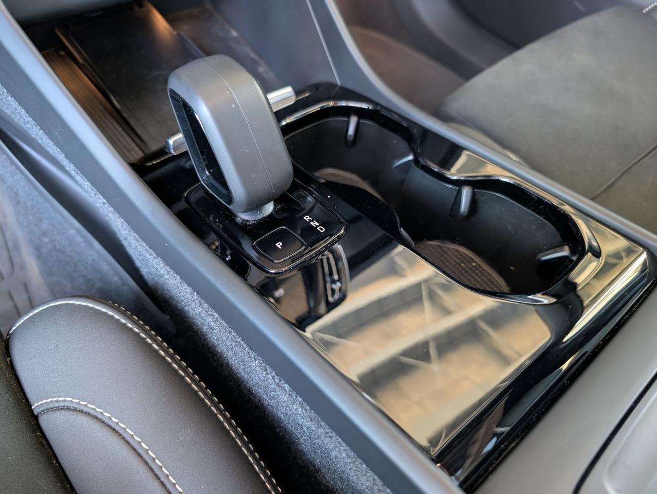 2023 Volvo C40 Recharge P8 Twin Motor ULTIMATE w/Harman Kardon, Pilot Assist, 360 Cam, 4 Heated Seats & Wheel Portland OR