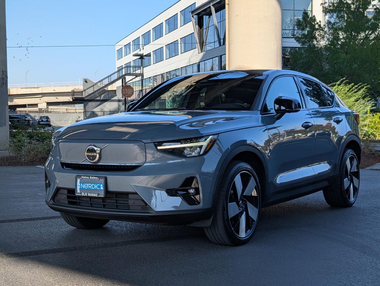 2023 Volvo C40 Recharge P8 Twin Motor ULTIMATE w/Harman Kardon, Pilot Assist, 360 Cam, 4 Heated Seats & Wheel Portland OR