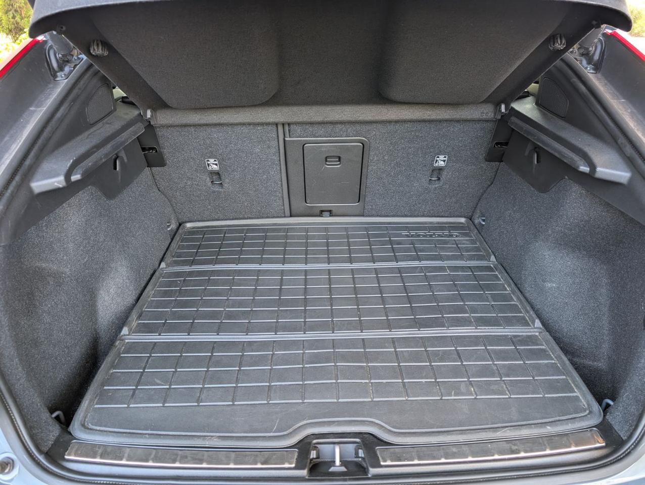 2023 Volvo C40 Recharge P8 Twin Motor ULTIMATE w/Harman Kardon, Pilot Assist, 360 Cam, 4 Heated Seats & Wheel Portland OR