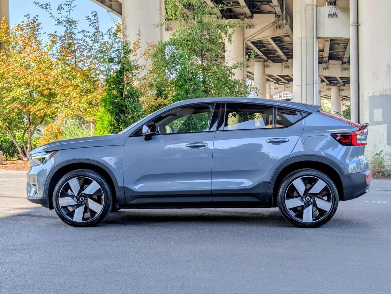 2023 Volvo C40 Recharge P8 Twin Motor ULTIMATE w/Harman Kardon, Pilot Assist, 360 Cam, 4 Heated Seats & Wheel Portland OR