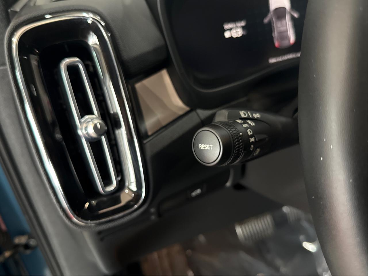 2023 Volvo C40 Recharge Pure Electric Pure Electric Plus Twin eAWD/NO ACCIDENT/CLEAN CARFAX/ONE OWNER Richmond Hill ON