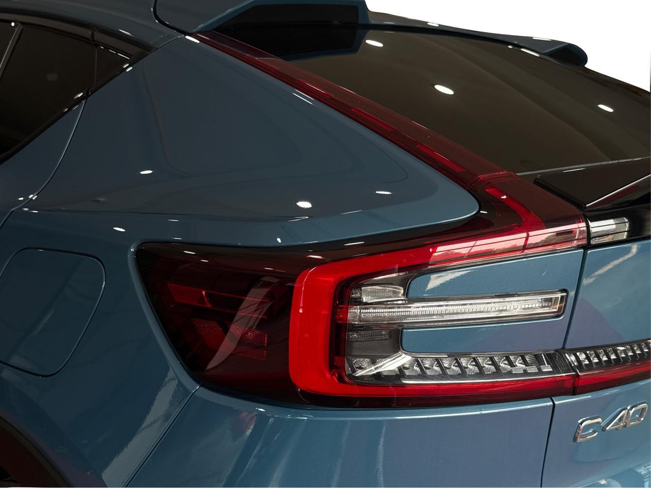 2023 Volvo C40 Recharge Pure Electric Pure Electric Plus Twin eAWD/NO ACCIDENT/CLEAN CARFAX/ONE OWNER Richmond Hill ON
