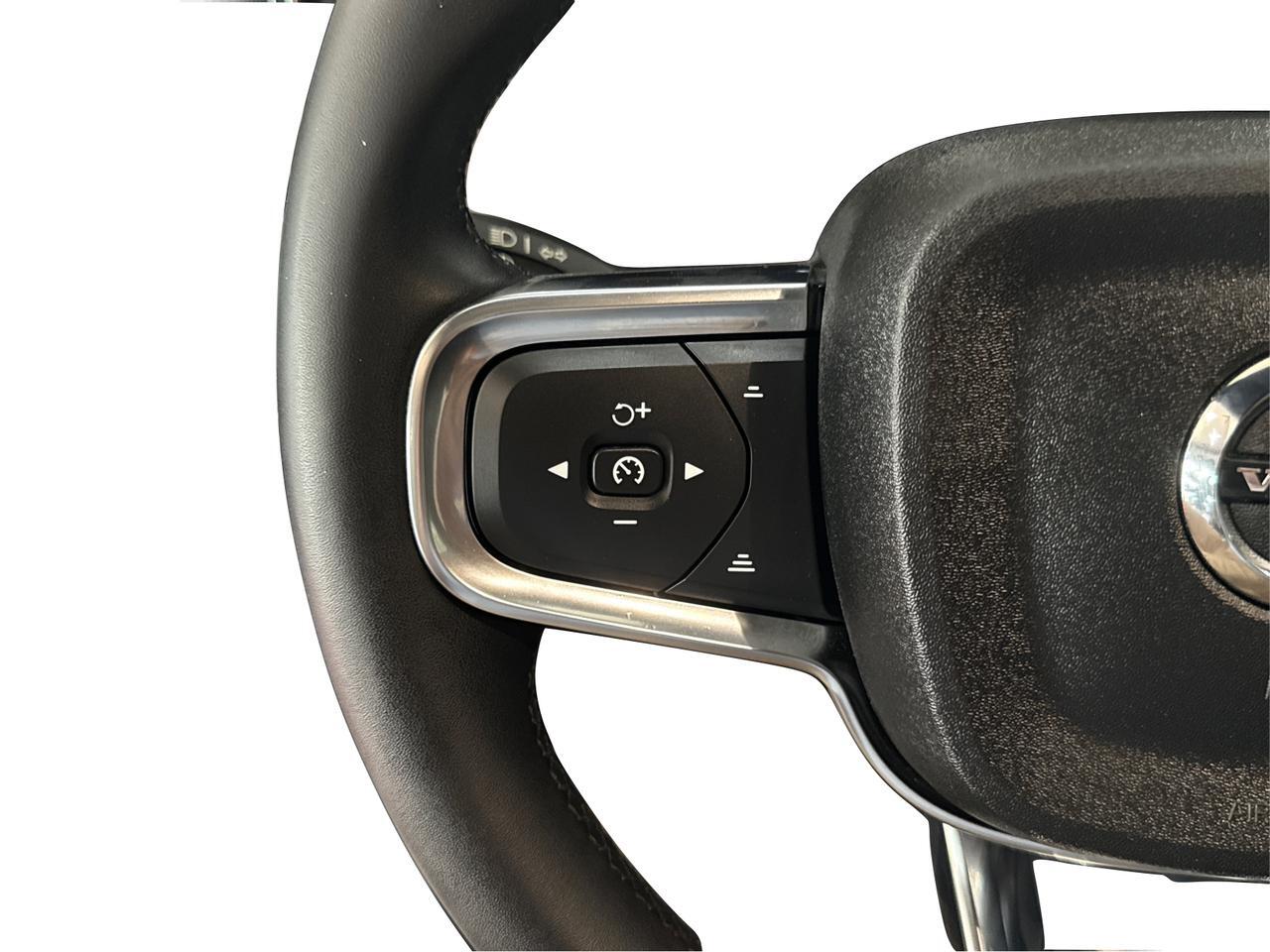2023 Volvo C40 Recharge Pure Electric Pure Electric Plus Twin eAWD/NO ACCIDENT/CLEAN CARFAX/ONE OWNER Richmond Hill ON